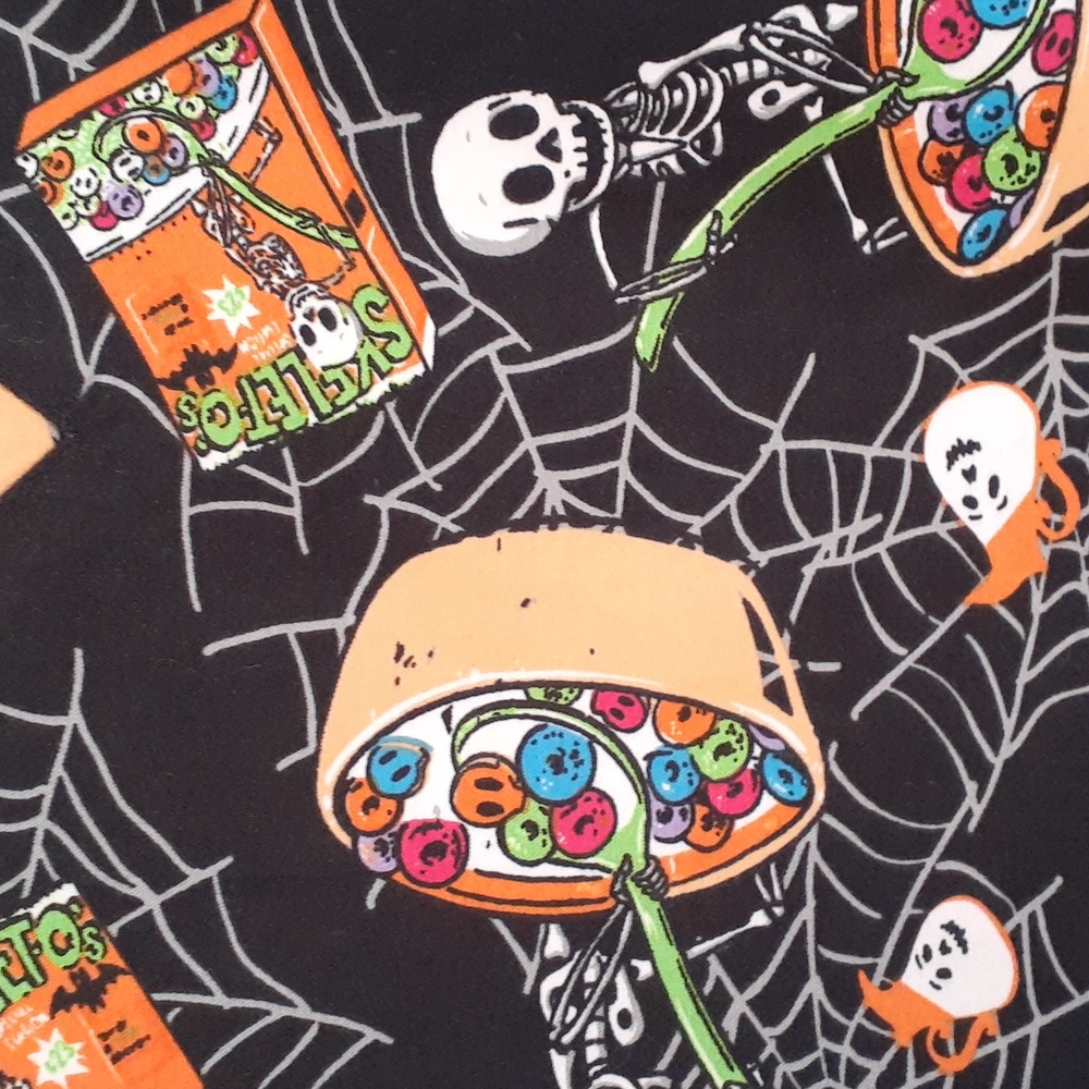 Halloween Scrub Top Large - Picture 3 of 5